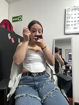 LUNA MAIA online show from December 18, 2025, 12:53 pm