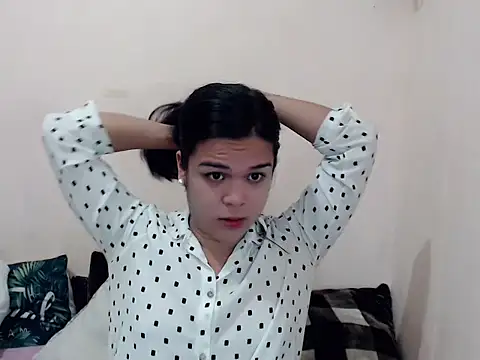 stripyapril online show from December 18, 2025, 11:03 am