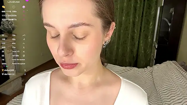 MiaBlanko online show from December 17, 2025, 7:24 am