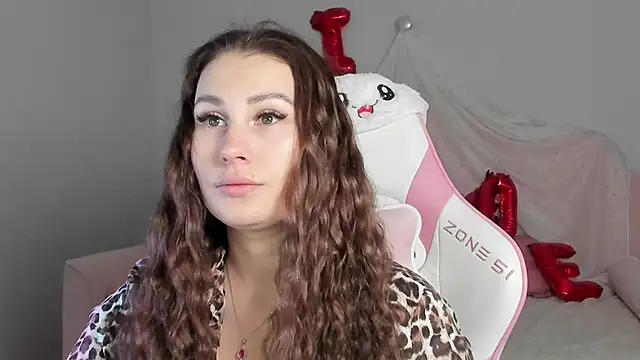 Snapshot of NoraFoxes chatting on February 18, 2026, 5:16 am NoraFoxes online show from February 18, 2026, 5:16 am