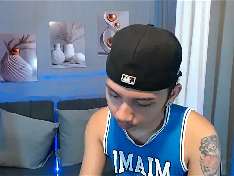 dylan hardfucker online show from March 6, 2026, 1:11 am