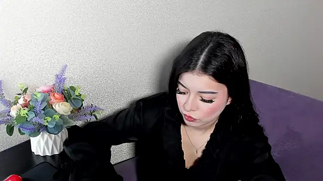 LisaColee online show from June 3, 2026, 8:02 pm
