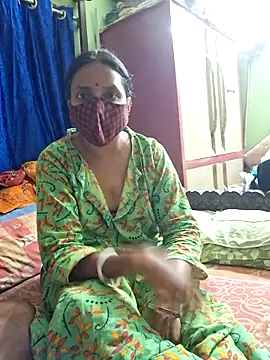 Mr-Mrs-couple online show from December 14, 2025, 6:35 pm