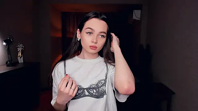 YvonneRobes online show from January 8, 2026, 7:53 pm