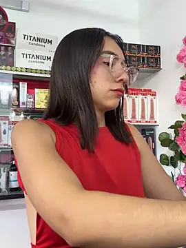 lunaluxury22 online show from February 23, 2026, 3:45 pm