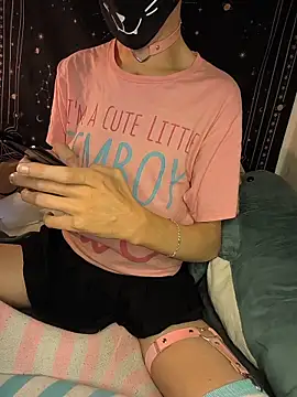 Femboitea-official online show from December 15, 2025, 10:26 pm