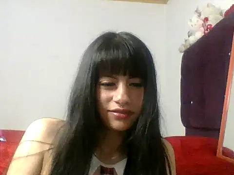 charlotteclover online show from April 3, 2026, 9:27 am