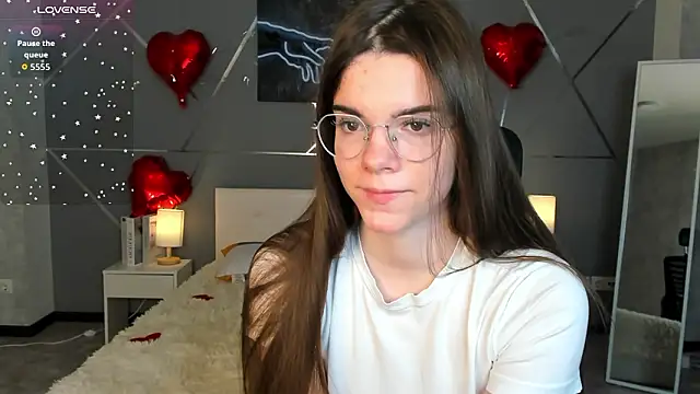 Snapshot of miss__evelyne chatting on February 15, 2026, 1:06 am miss evelyne online show from February 15, 2026, 1:06 am