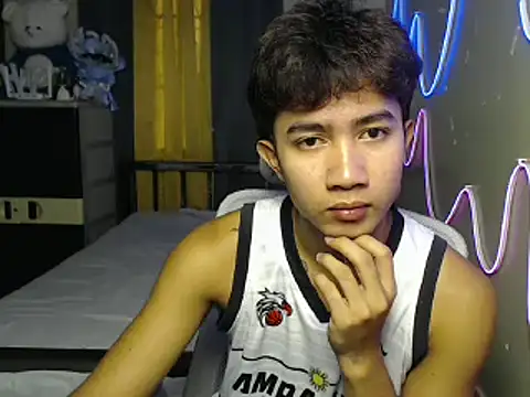 Snapshot of Ur_hottestjonny chatting on June 23, 2026, 2:31 am Ur hottestjonny online show from June 23, 2026, 2:31 am