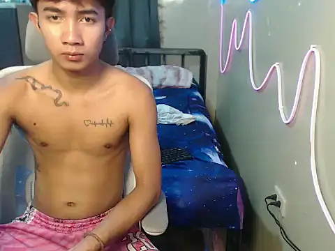 Snapshot of Ur_hottestjonny chatting on June 14, 2026, 2:24 am Ur hottestjonny online show from June 14, 2026, 2:24 am
