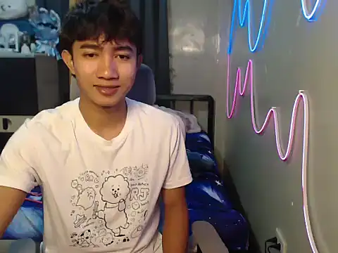 Snapshot of Ur_hottestjonny chatting on June 20, 2026, 11:21 pm Ur hottestjonny online show from June 20, 2026, 11:21 pm