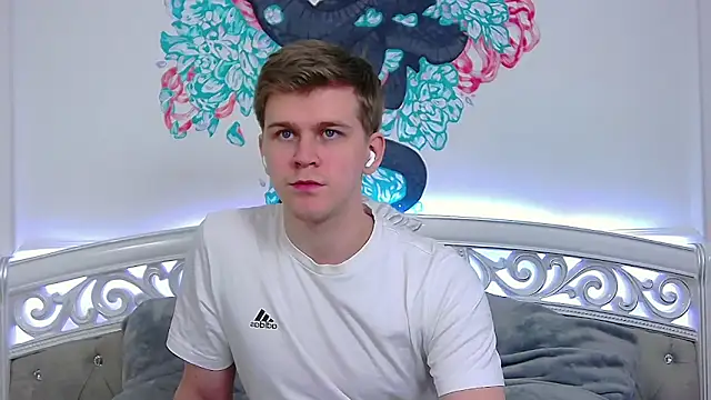 Snapshot of NickJohnas chatting on February 12, 2026, 6:02 am NickJohnas online show from February 12, 2026, 6:02 am