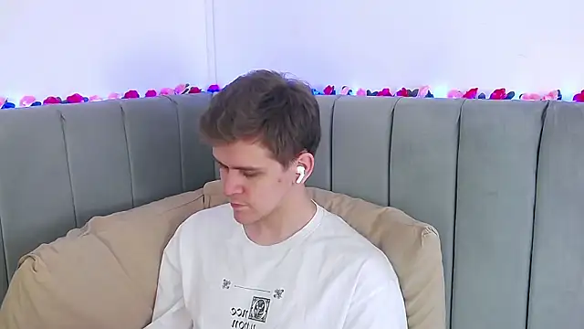 Snapshot of NickJohnas chatting on February 21, 2026, 3:41 am NickJohnas online show from February 21, 2026, 3:41 am