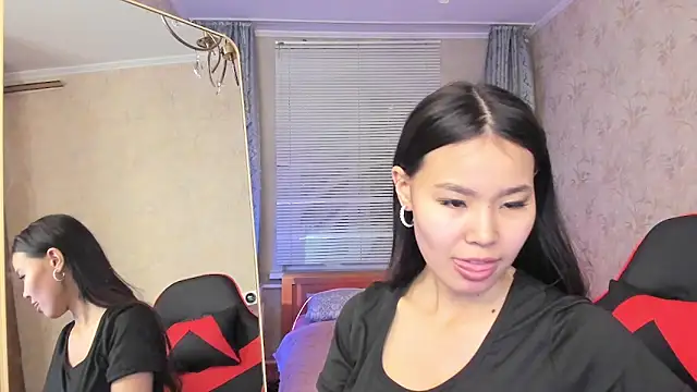 amiya cute online show from March 15, 2026, 3:19 pm