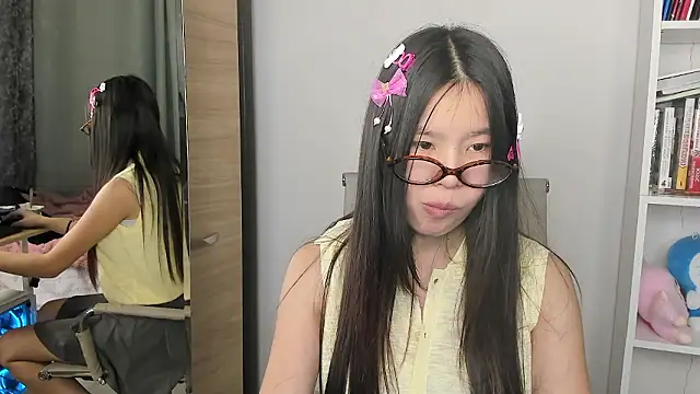 amiya cute online show from February 22, 2026, 3:13 pm