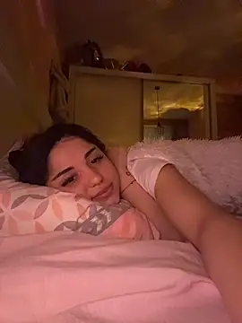 Snapshot of SilkyMira chatting on March 14, 2026, 8:59 pm SilkyMira online show from March 14, 2026, 8:59 pm