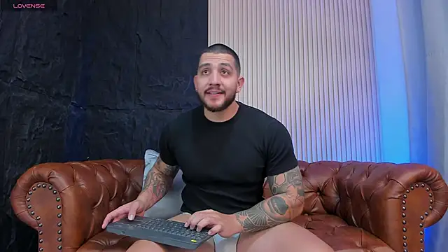 KyleNorth  online show from April 22, 2026, 9:32 pm