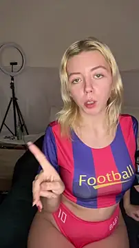 MonaNoire online show from January 8, 2026, 12:44 pm