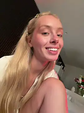 SunnyShiney online show from April 2, 2026, 3:19 pm