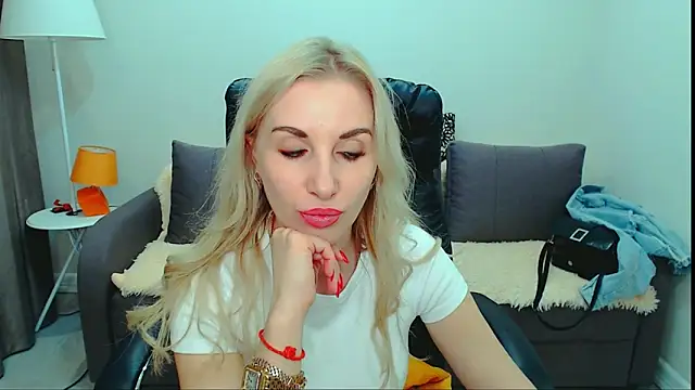 Hanna--Sweet online show from May 16, 2026, 2:27 pm