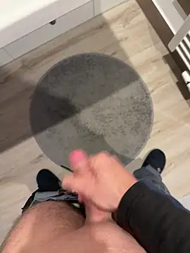 Manu1983el01 online show from February 11, 2026, 4:29 pm