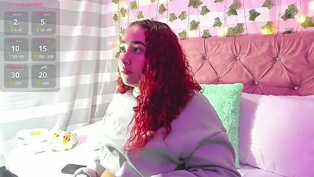 Ayla-marttinez online show from March 6, 2026, 1:44 am