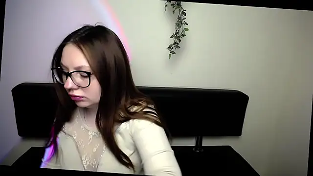 Snapshot of LiliaErmi chatting on April 21, 2026, 6:09 am LiliaErmi online show from April 21, 2026, 6:09 am