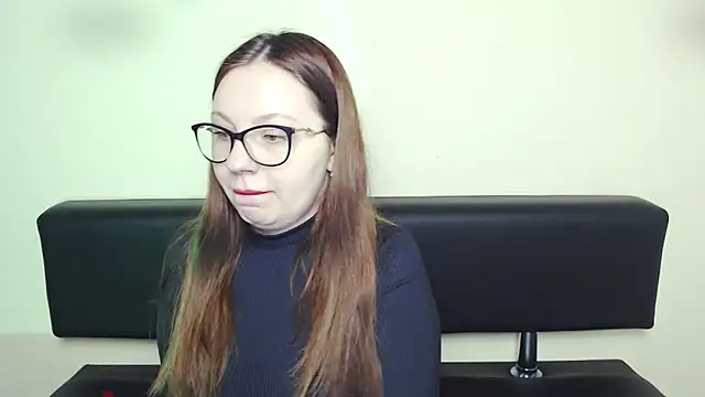 Snapshot of LiliaErmi chatting on February 13, 2026, 7:30 am LiliaErmi online show from February 13, 2026, 7:30 am