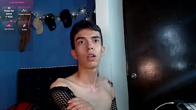 Juan Gomezz26 online show from May 29, 2026, 1:00 am