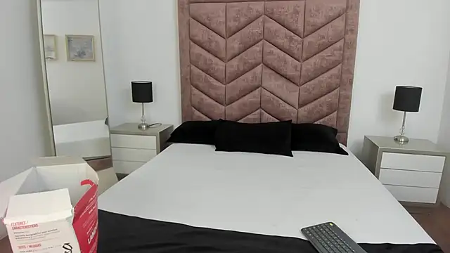 Scarlett  Noir online show from March 3, 2026, 8:16 pm