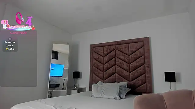 Scarlett  Noir online show from January 6, 2026, 8:29 am