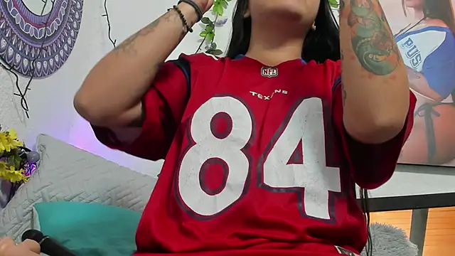 Hanna moore10 online show from February 21, 2026, 6:54 pm