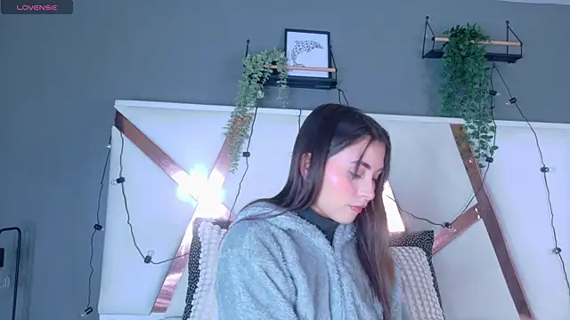 Miia Anderson online show from February 15, 2026, 12:26 pm