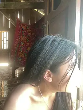 Snapshot of lux-su chatting on May 5, 2026, 9:23 am lux-su online show from May 5, 2026, 9:23 am