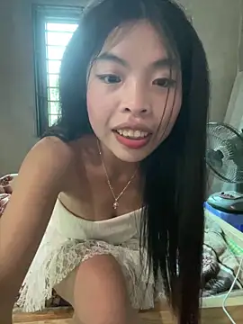 Snapshot of lux-su chatting on May 7, 2026, 7:45 am lux-su online show from May 7, 2026, 7:45 am