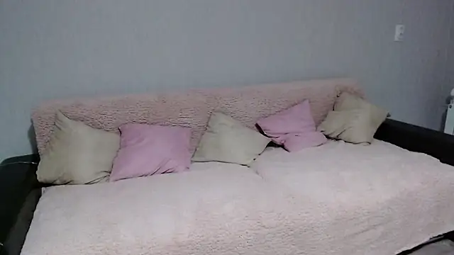 Catherine Walker online show from December 15, 2025, 2:34 pm