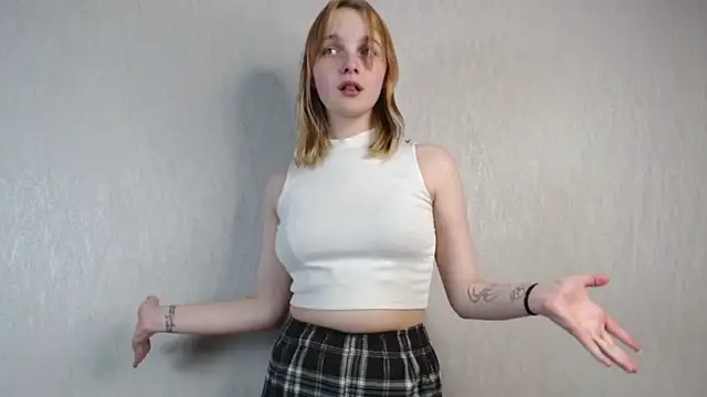 Catherine Walker online show from January 12, 2026, 3:30 pm