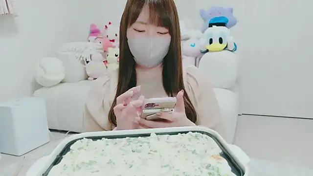 yuyuchan   online show from March 11, 2026, 11:15 am