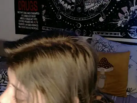 Snapshot of AlienforTwenty chatting on February 14, 2026, 10:21 pm AlienforTwenty online show from February 14, 2026, 10:21 pm