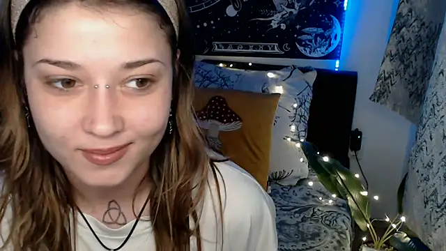 Snapshot of AlienforTwenty chatting on February 21, 2026, 7:21 am AlienforTwenty online show from February 21, 2026, 7:21 am