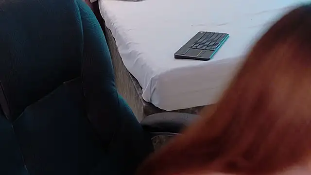 danielamilles online show from February 9, 2026, 12:52 am