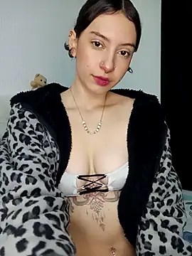 Lia whitexxx online show from December 22, 2025, 11:05 pm