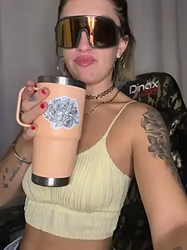 lolalatinaa online show from March 13, 2026, 5:12 am