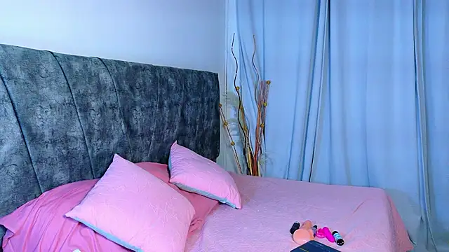 NanyMatrioska online show from January 7, 2026, 3:33 am