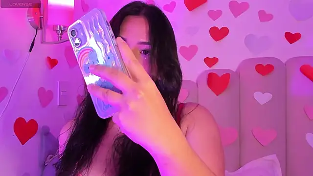 Snapshot of CataVelasco chatting on February 15, 2026, 12:44 am CataVelasco online show from February 15, 2026, 12:44 am