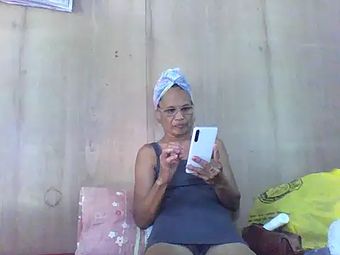 Petite elise online show from April 11, 2026, 6:10 am