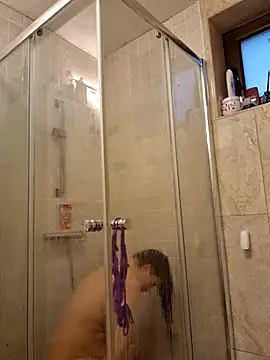 Snapshot of MiraBennet chatting on February 5, 2026, 6:42 am MiraBennet online show from February 5, 2026, 6:42 am