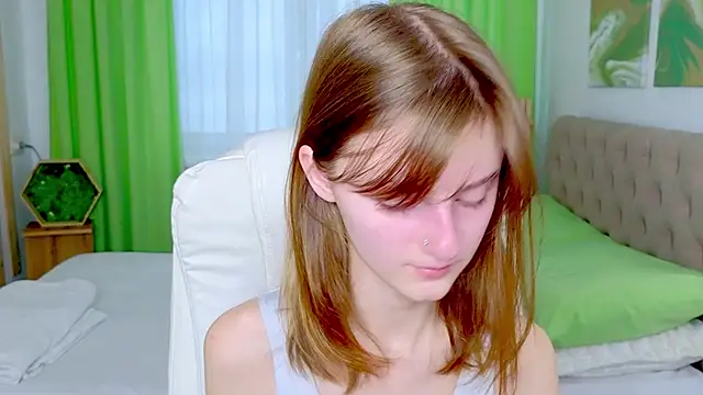 Miss Alisa  online show from February 15, 2026, 1:10 pm