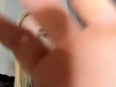 blonde di online show from December 13, 2025, 11:55 pm