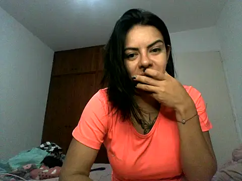 luluclark69 online show from April 16, 2026, 2:23 am